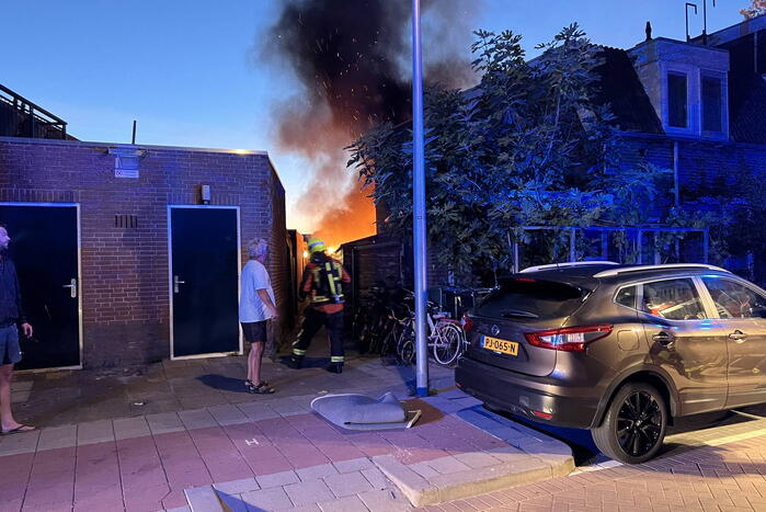 Schuur verwoest door uitslaande brand