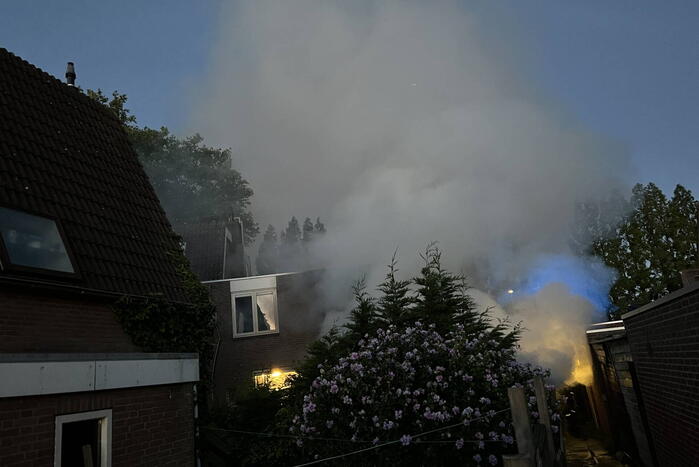 Schuur verwoest door uitslaande brand