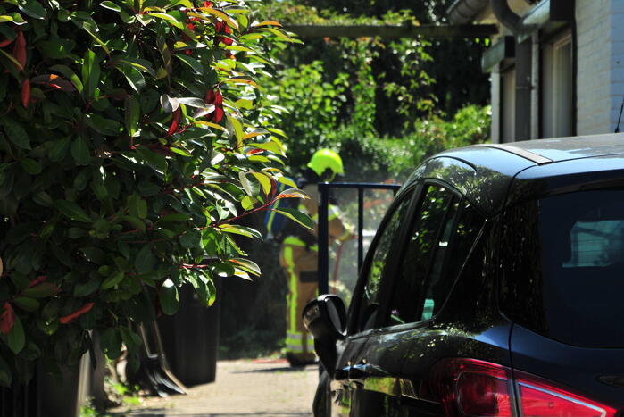 Onkruid wegbranden, loopt uit de hand