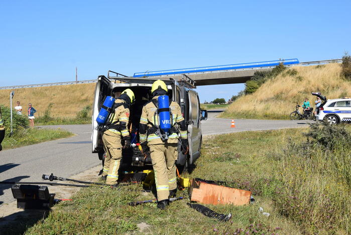 Brand in laadruimte van bestelbus