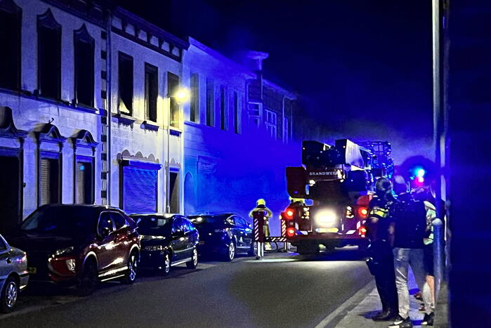Veel rookontwikkeling bij brand in woning
