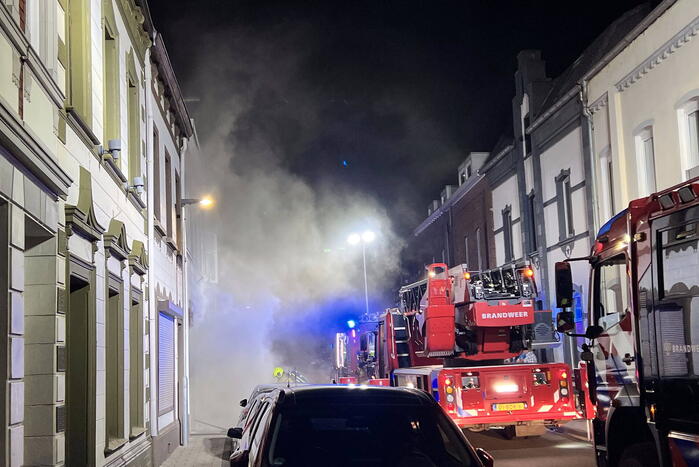 Veel rookontwikkeling bij brand in woning
