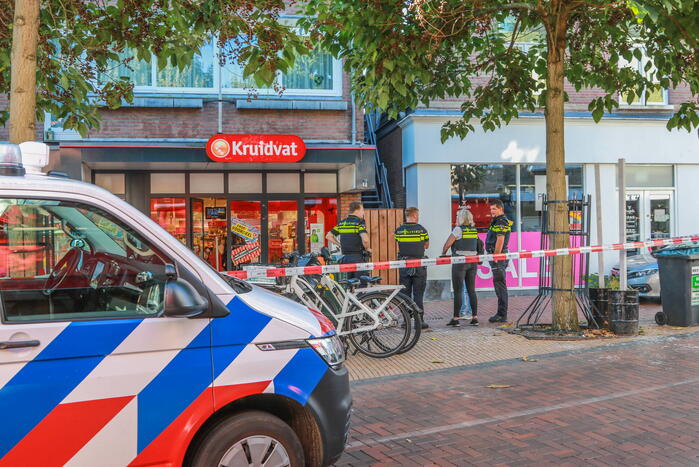 Donkere verdachte gezocht naar overval op Kruidvat