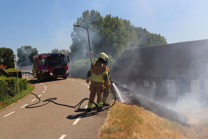 Stuk grasveld gaat in vlammen op