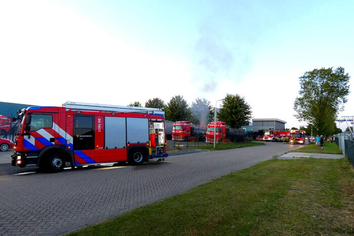 Brand in trailer van vrachtwagen