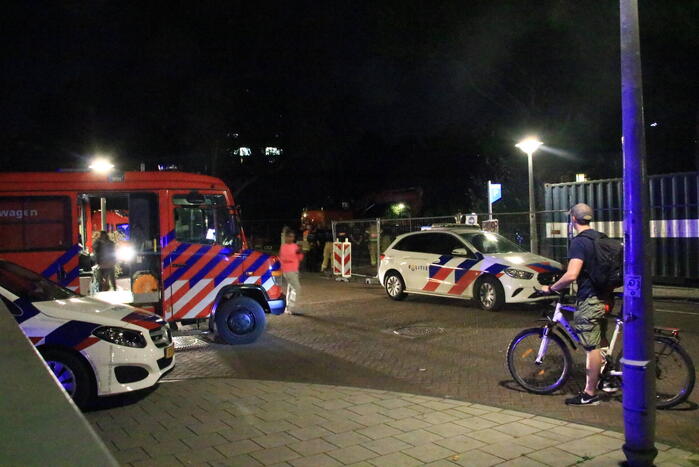 Brandweerduikers halen drenkeling uit kanaal