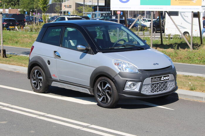 Fietser aangereden door 45 km wagen