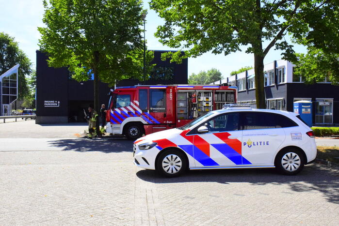 Bedrijfspand ontruimd vanwege brand