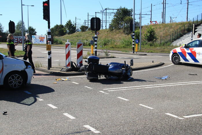 Ongeval tussen personenauto en motorfiets