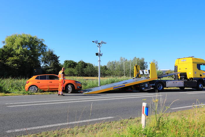 Auto belandt in sloot bij ongeval