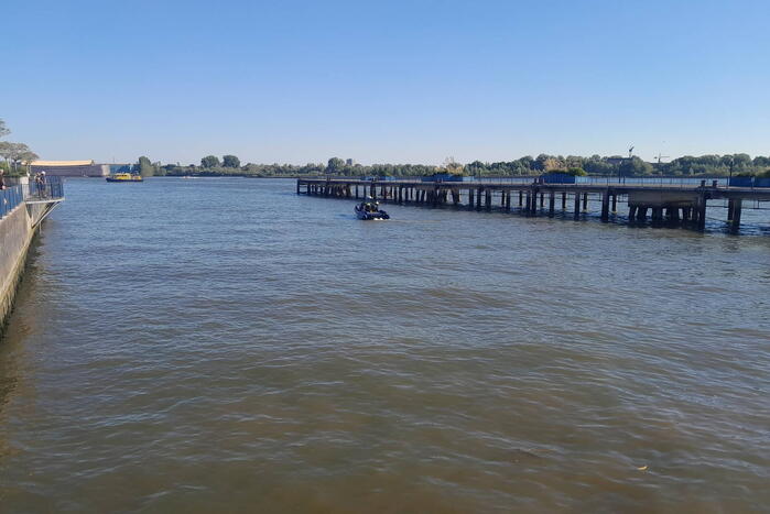 Zoekactie naar mogelijke persoon te water