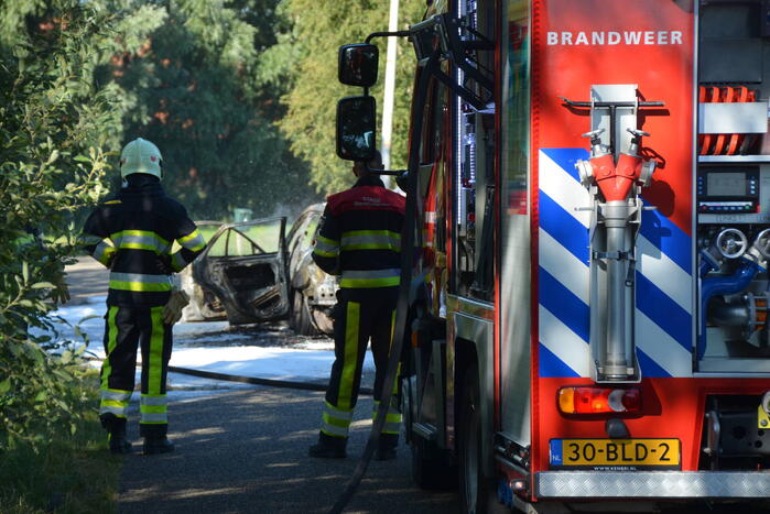 Auto volledig uitgebrand