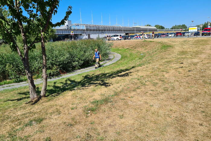 Zoekactie in water na aantreffen scooter