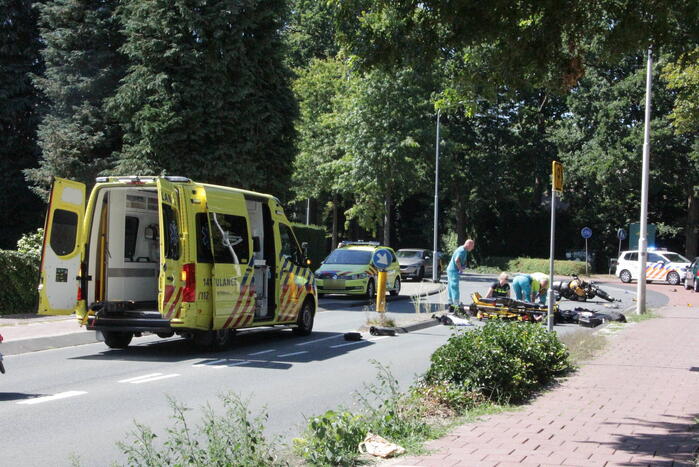 Motorrijder zwaargewond bij verkeersongeval