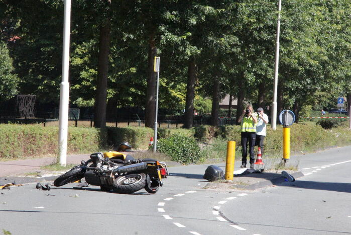 Motorrijder zwaargewond bij verkeersongeval