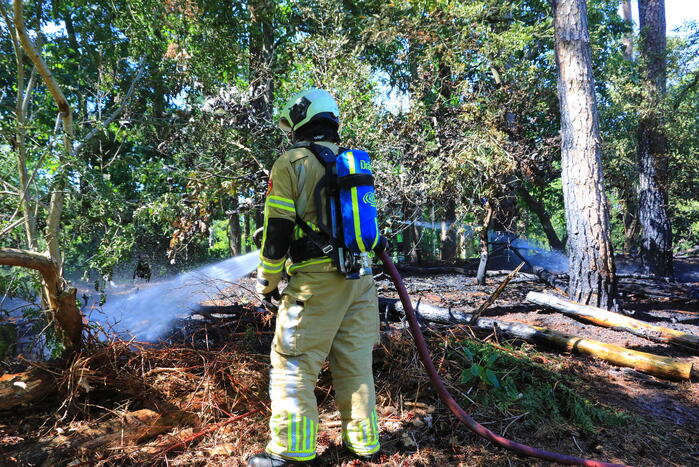 Flinke brand in Monnickenbos