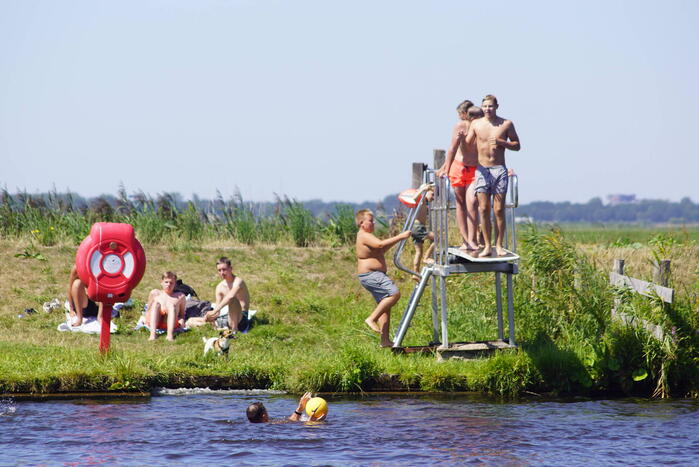 Illegale duikplank is terug van weggeweest