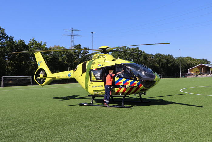 Persoon uit water Zwembad Poelmeer gehaald