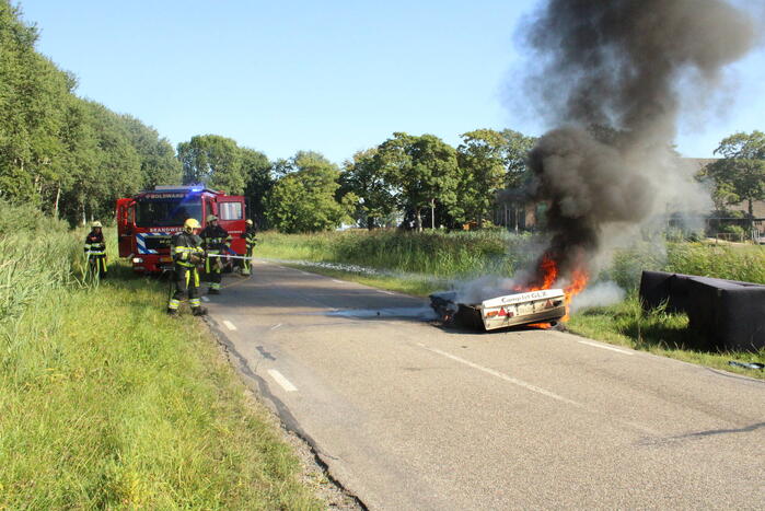 Vouwwagen vat vlam tijdens rijden