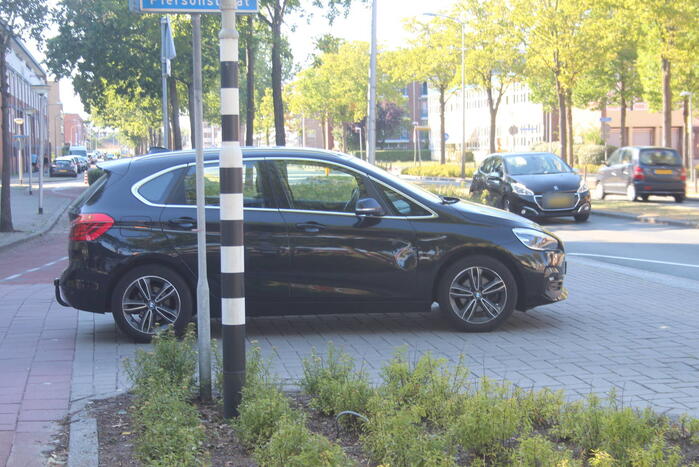 Moeder en kind op fiets aangereden