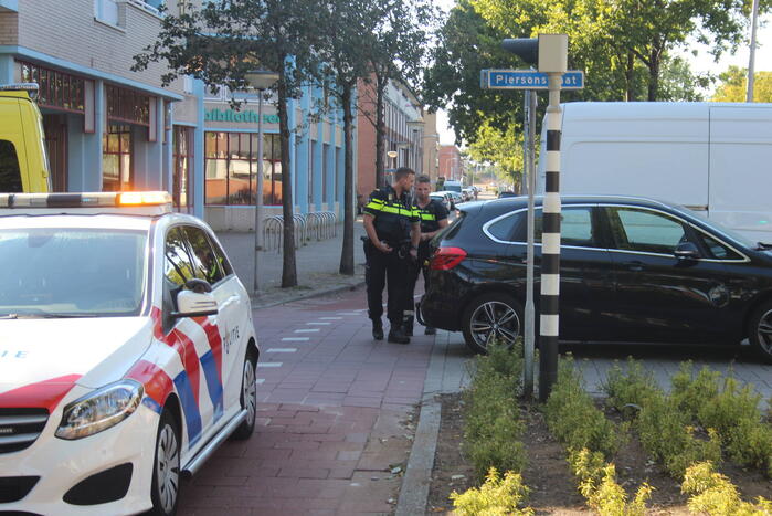 Moeder en kind op fiets aangereden