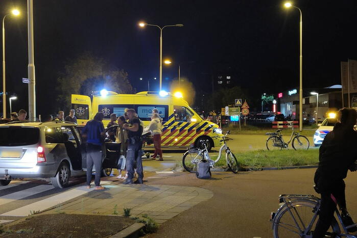 Fietser geschept door auto