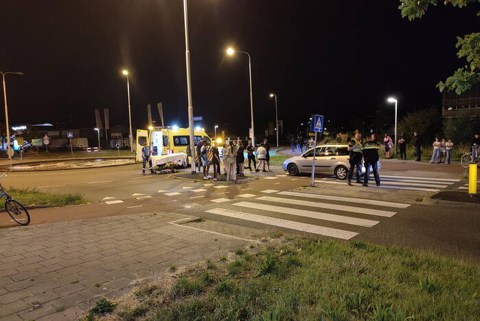 Fietser geschept door auto