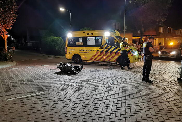 Gewonde na botsing tussen scooters