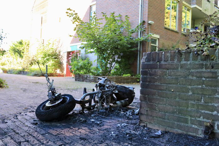 Scooter verwoest vanwege brand