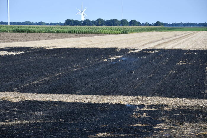 Brand verwoest groot deel akker