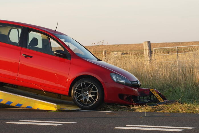 Automobilist belandt met auto te water