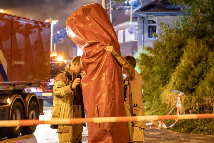 Dak kraakpand ingestort na grote brand