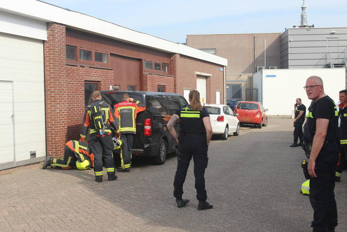 Onderzoek bij bestelbus met mogelijk gestolen brandstof