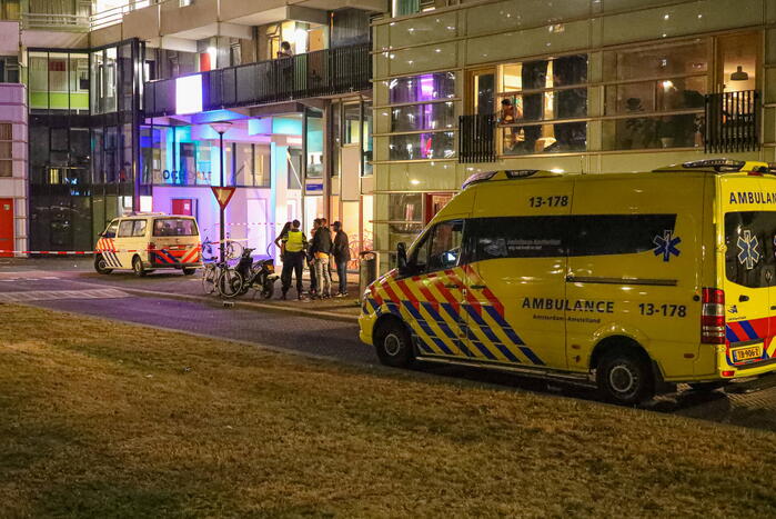 Woning in Bijlmer onder vuur genomen na vechtpartij