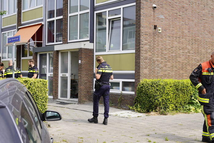 Brandweer doet onderzoek naar brand in woning