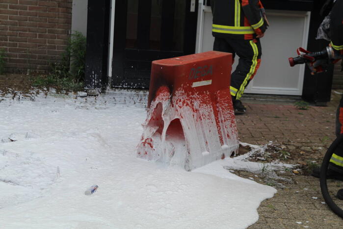 In brand staande kunststof barrier snel geblust