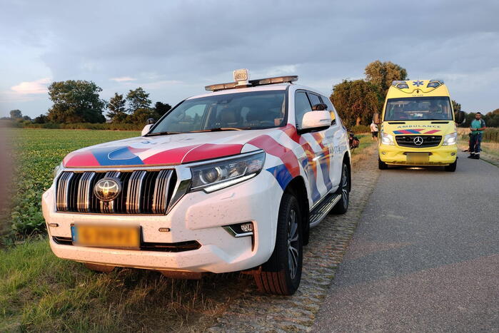Auto belandt in greppel bij eenzijdig ongeval
