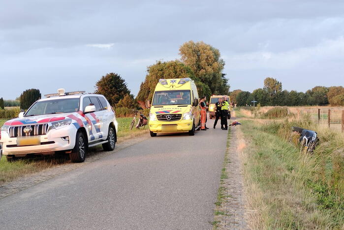 Auto belandt in greppel bij eenzijdig ongeval