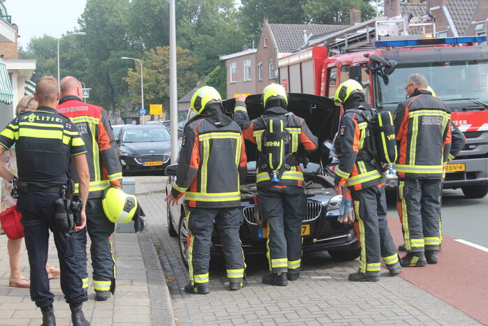 Brand in auto blijkt lek in koelvloeistoftank