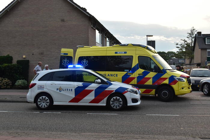 Ongeval tussen snorscooter en twee personenauto's