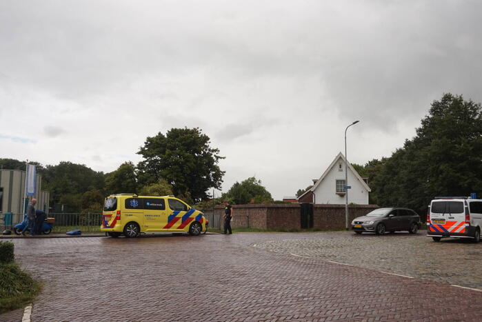 Scooterrijder gewond naar het ziekenhuis