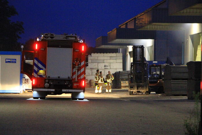Veel rookontwikkeling na brand in loods