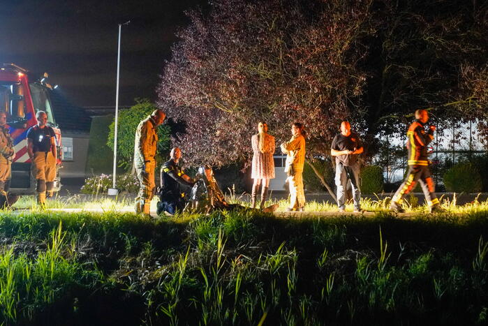 Persoon gewond na val in water