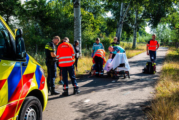 Wielrenner gewond na val op fietspad