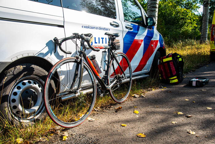 Wielrenner gewond na val op fietspad