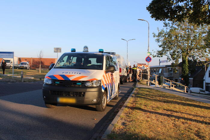 Voetganger geschept door bestelbus