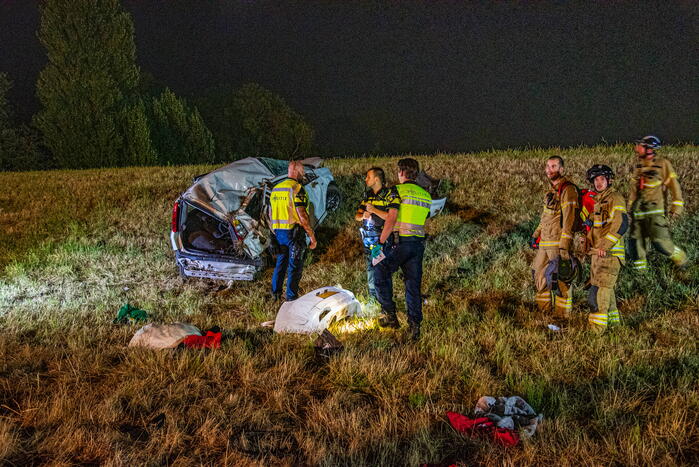 Dode en twee aanhoudingen bij ernstig verkeersongeval