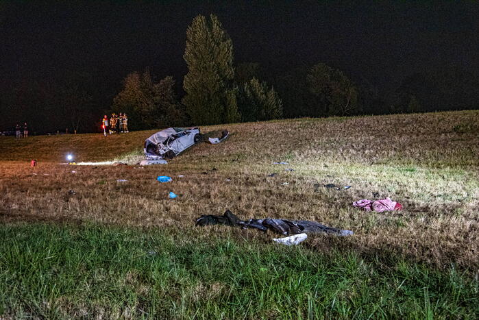 Dode en twee aanhoudingen bij ernstig verkeersongeval