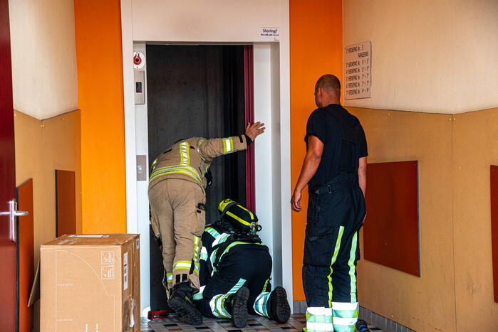 Brand in liftmachinekamer snel geblust