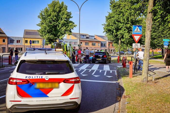 Overstekende fietsster ernstig gewond bij aanrijding
